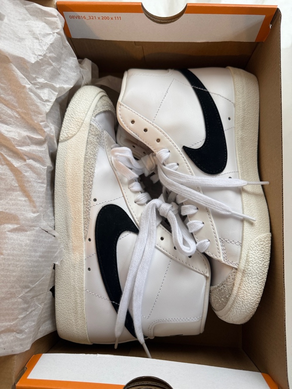 Women’s Nike Blazer Mid ‘77 size 7.5